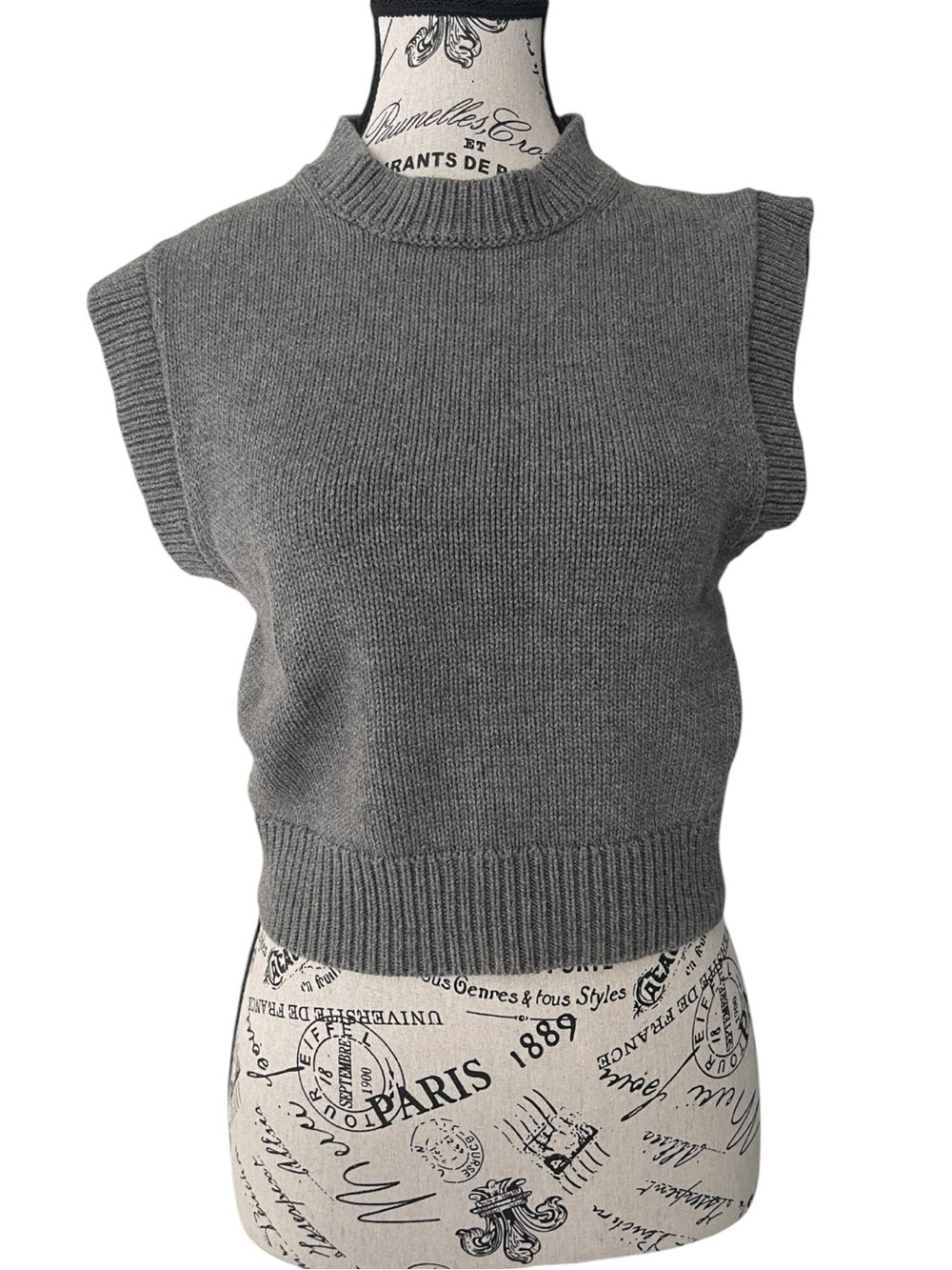 Wilfred Alps Gray Merino Wool Knit Mock Neck Sweater Vest 
Small